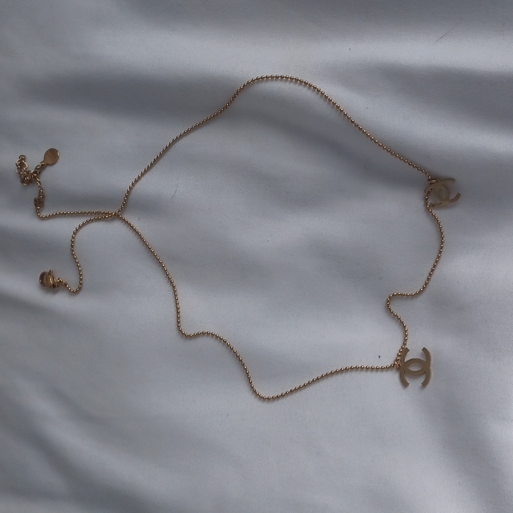 Channel necklace